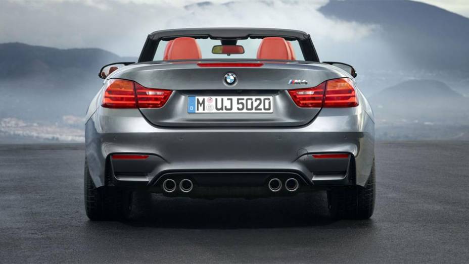 Bloco entrega 425 cv 56 mkgf de torque. Isso permite que o carro acelere de 0 a 100 km/h em 4,2 segundos, equipado com a transmissão de sete velocidades M com dupla embreagem | <a href="https://beta-develop.quatrorodas.abril.com.br/noticias/saloes/new-york-2014/bmw-rev" rel="migration"></a>