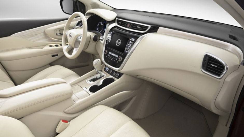 O interior do modelo &eacute; totalmente novo | <a href="https://beta-develop.quatrorodas.abril.com.br/noticias/fabricantes/nissan-murano-2015-sera-mostrado-nova-york-779763.shtml" rel="migration">Leia mais</a>