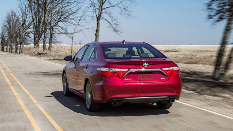 N&atilde;o h&aacute; previs&atilde;o de quando (e se) o novo Camry chegar&aacute; ao Brasil | <a href="https://beta-develop.quatrorodas.abril.com.br/noticias/saloes/new-york-2014/toyota-mostra-novo-camry-779950.shtml" rel="migration">Leia mais</a>