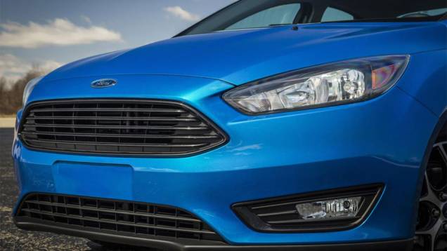 Além dos novos faróis, grade, capô e para-choque foram redesenhados na dianteira | <a href="https://beta-develop.quatrorodas.abril.com.br/noticias/saloes/new-york-2014/novo-focus-sedan-surge-eua-779254.shtml" rel="migration">Leia mais</a> Além dos novos faróis, grade, capô e para-choque foram redesenhados na dianteira | <a href="https://beta-develop.quatrorodas.abril.com.br/noticias/saloes/new-york-2014/novo-focus-sedan-surge-eua-779254.shtml" rel="migration">Leia mais</a>