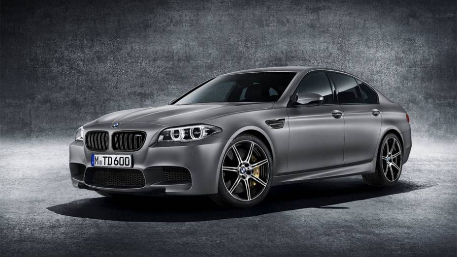 BMW revela 30 Jahre M5 edi&ccedil;&atilde;o especial | <a href="https://beta-develop.quatrorodas.abril.com.br/noticias/fabricantes/bmw-revela-30-jahre-m5-edicao-especial-781848.shtml" rel="migration">Leia mais</a>