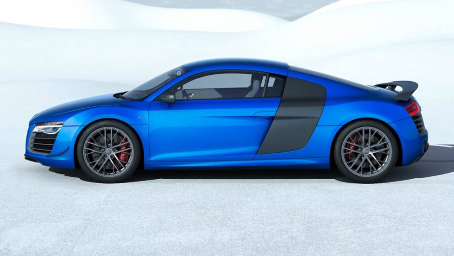 Sob o capô, o R8 LMX é equipado com motor 5.2 V10, oferecendo 562 cavalos de potência e 55 kgfm de torque | <a href="https://beta-develop.quatrorodas.abril.com.br/noticias/fabricantes/audi-apresenta-r8-lmx-782203.shtml" rel="migration">Leia mais</a>