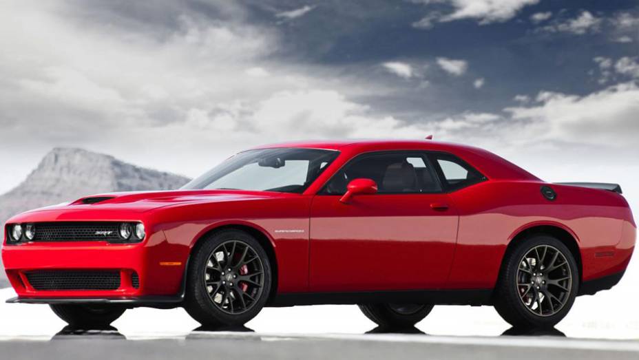 Também está disponível o sistema Drive Modes, com diferentes configurações de dirigibilidade disponíveis ao motorista | <a href="https://beta-develop.quatrorodas.abril.com.br/noticias/fabricantes/dodge-revela-challenger-srt-srt-hellcat-783358.shtml" rel="migration">Leia mais</a> Também está disponível o sistema Drive Modes, com diferentes configurações de dirigibilidade disponíveis ao motorista | <a href="https://beta-develop.quatrorodas.abril.com.br/noticias/fabricantes/dodge-revela-challenger-srt-srt-hellcat-783358.shtml" rel="migration">Leia mais</a>