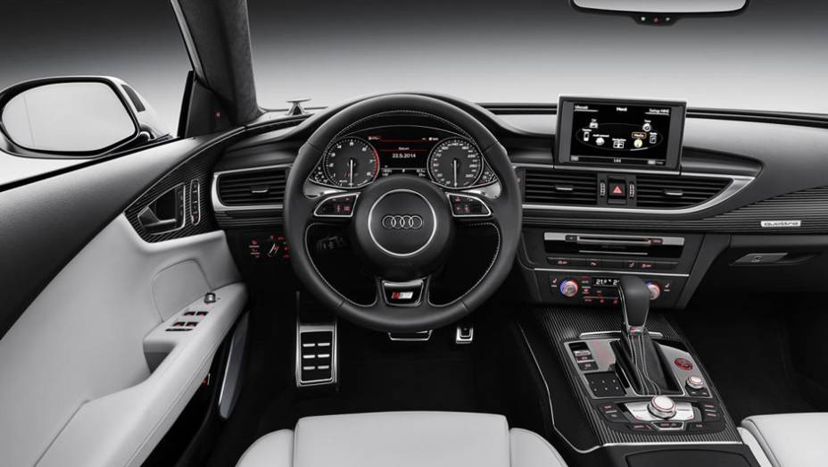 Já o sistema multimídia MMI Navigation com MMI Touch agora conta com processador gráfico da NVIDIA, oferecendo, de série, conexão à Internet | <a href="https://beta-develop.quatrorodas.abril.com.br/noticias/fabricantes/audi-apresenta-novos-a7-s7-783598.shtml" rel="migration">Leia mais</a>