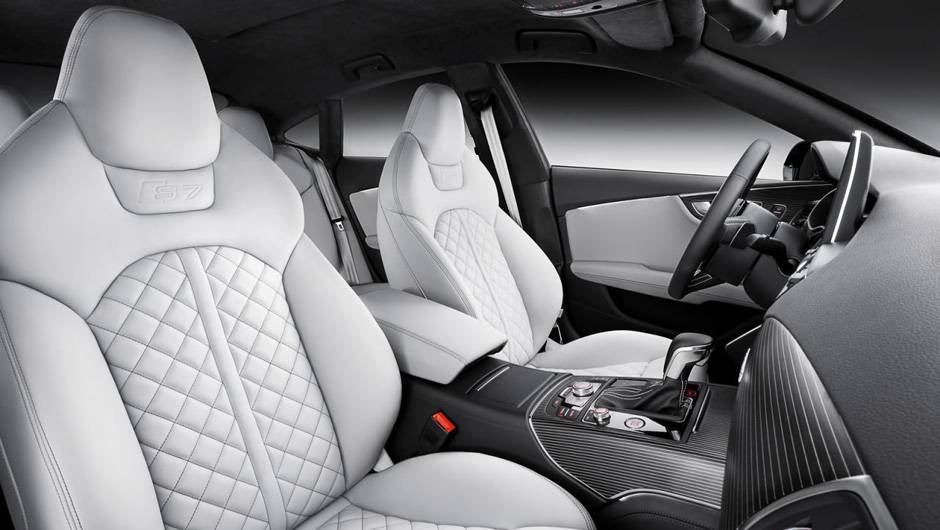 Por dentro, há novas opções de acabamento, com a utilização de materiais como alumínio, e revestimento em couro Valcona | <a href="https://beta-develop.quatrorodas.abril.com.br/noticias/fabricantes/audi-apresenta-novos-a7-s7-783598.shtml" rel="migration">Leia mais</a> Por dentro, há novas opções de acabamento, com a utilização de materiais como alumínio, e revestimento em couro Valcona | <a href="https://beta-develop.quatrorodas.abril.com.br/noticias/fabricantes/audi-apresenta-novos-a7-s7-783598.shtml" rel="migration">Leia mais</a>