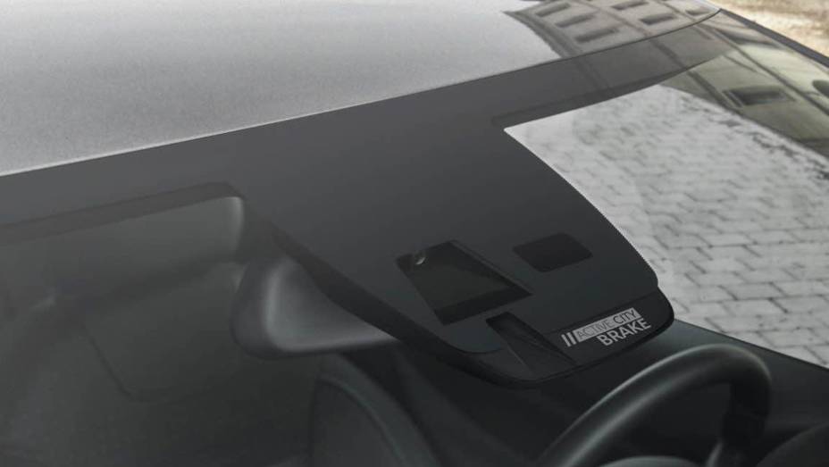 Outra novidade introduzida é o sistema Active City Brake, tecnologia que impede colisões iminentes em baixas velocidades | <a href="https://beta-develop.quatrorodas.abril.com.br/noticias/fabricantes/citroen-revela-facelift-ds3-ds3-cabrio-783578.shtml" rel="migration">Leia mais</a> Outra novidade introduzida é o sistema Active City Brake, tecnologia que impede colisões iminentes em baixas velocidades | <a href="https://beta-develop.quatrorodas.abril.com.br/noticias/fabricantes/citroen-revela-facelift-ds3-ds3-cabrio-783578.shtml" rel="migration">Leia mais</a>