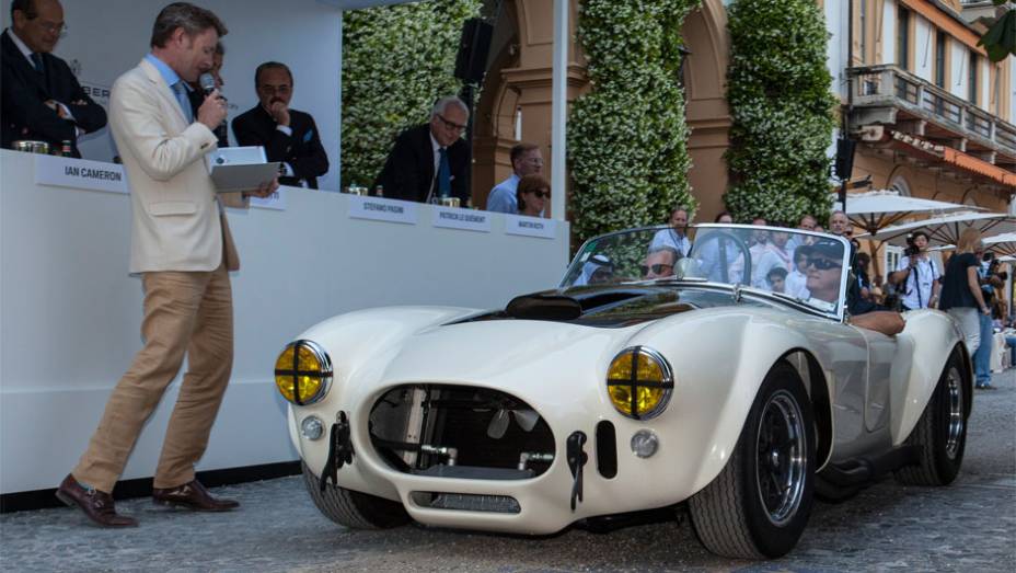 Shelby American 427 Competition Cobra - Concorso dEleganza Villa dEste 2014 | <a href="https://beta-develop.quatrorodas.abril.com.br/noticias/classicos//concorso-d-eleganza-villa-d-este-2014-premia-maserati-450-s-1956-como-best-of-show-784018.shtml" rel="migration">Leia mais</a>