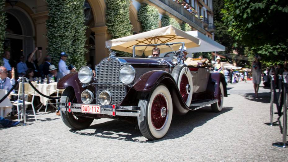 Packard 640 Custom Eight - Concorso dEleganza Villa dEste 2014 | <a href="https://beta-develop.quatrorodas.abril.com.br/noticias/classicos//concorso-d-eleganza-villa-d-este-2014-premia-maserati-450-s-1956-como-best-of-show-784018.shtml" rel="migration">Leia mais</a>