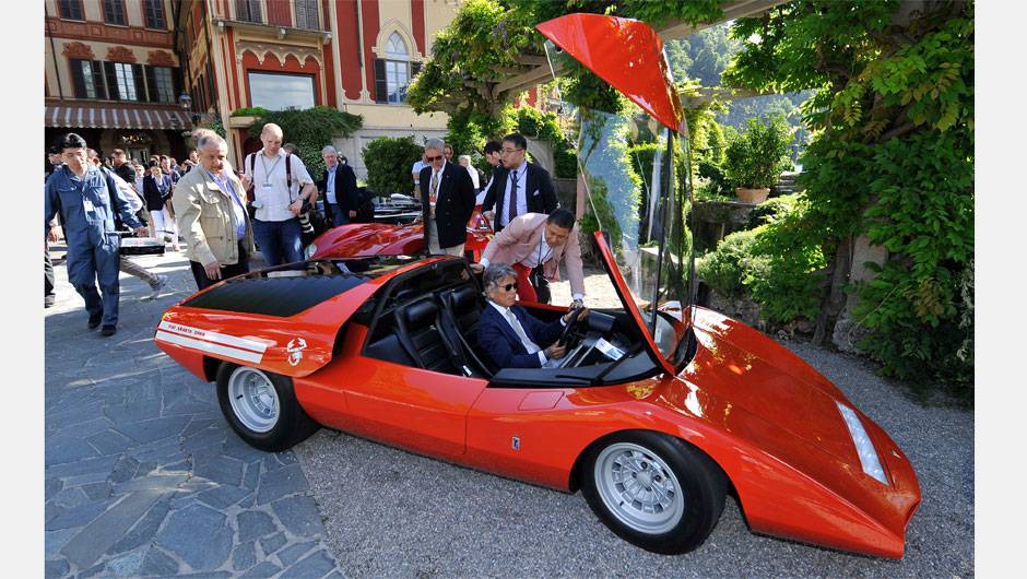 Fiat Abarth 2000 Scorpione - Concorso dEleganza Villa dEste 2014 | <a href="https://beta-develop.quatrorodas.abril.com.br/noticias/classicos//concorso-d-eleganza-villa-d-este-2014-premia-maserati-450-s-1956-como-best-of-show-784018.shtml" rel="migration">Leia mais</a> Fiat Abarth 2000 Scorpione - Concorso dEleganza Villa dEste 2014 | <a href="https://beta-develop.quatrorodas.abril.com.br/noticias/classicos//concorso-d-eleganza-villa-d-este-2014-premia-maserati-450-s-1956-como-best-of-show-784018.shtml" rel="migration">Leia mais</a>