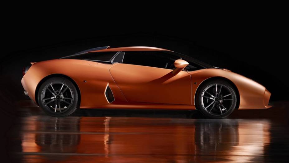 A Zagato, tradicional oficina automotiva italiana, revelou neste fim de semana, no Concorso dEleganza Villa dEste, a Lamborghini 5-95 | <a href="https://beta-develop.quatrorodas.abril.com.br/noticias/fabricantes/zagato-cria-lamborghini-5-95-783967.shtml" rel="migration">Leia mais</a>