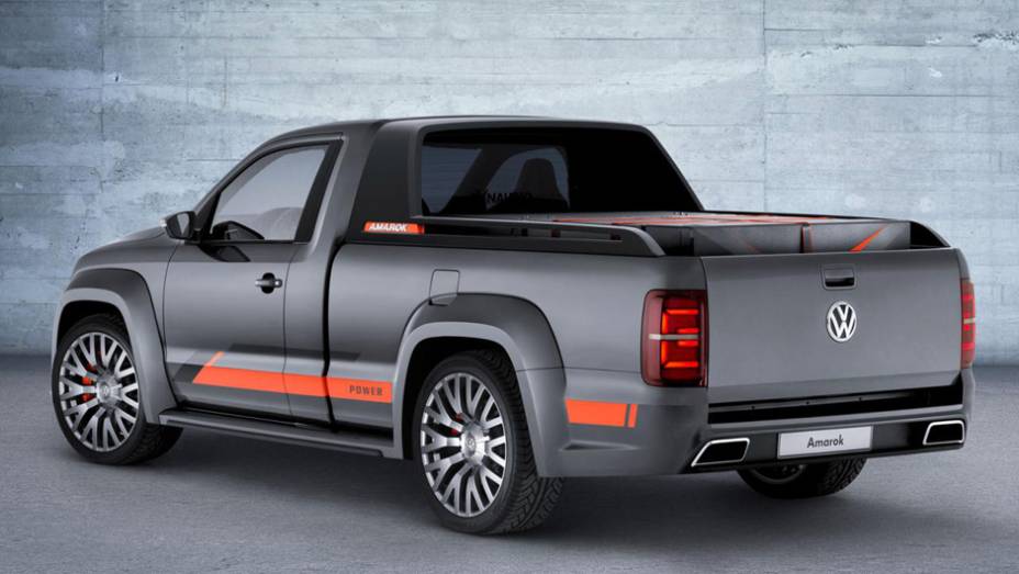 O modelo deverá ser apresentado ao público durante o Wörthersee | <a href="https://beta-develop.quatrorodas.abril.com.br/noticias/fabricantes/surgem-imagens-vw-amarok-power-concept-784231.shtml" rel="migration">Leia mais</a>