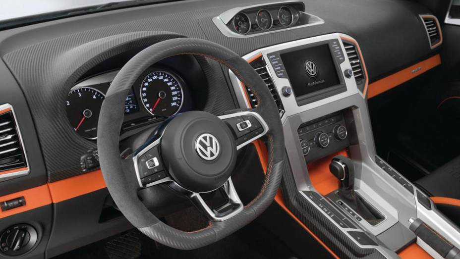 Ainda não há informações oficiais sobre a motorização do modelo | <a href="https://beta-develop.quatrorodas.abril.com.br/noticias/fabricantes/surgem-imagens-vw-amarok-power-concept-784231.shtml" rel="migration">Leia mais</a>