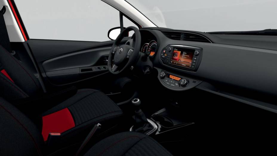 Interior do Yaris 2014 | <a href="https://beta-develop.quatrorodas.abril.com.br/noticias/fabricantes/toyota-revela-yaris-2014-784205.shtml" rel="migration">Leia mais</a>