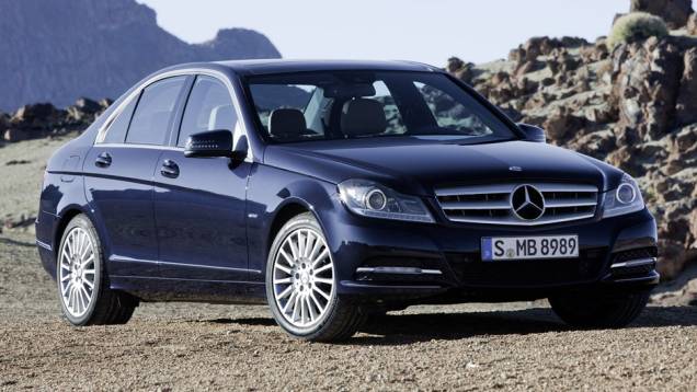 4 - Mercedes-Benz Classe C (vencedor da categoria "Carro familiar") | <a href="https://beta-develop.quatrorodas.abril.com.br/noticias/mercado/volkswagen-up-lidera-pesquisa-satisfacao-jd-power-2014-784586.shtml" rel="migration">Leia mais</a> 4 - Mercedes-Benz Classe C (vencedor da categoria "Carro familiar") | <a href="https://beta-develop.quatrorodas.abril.com.br/noticias/mercado/volkswagen-up-lidera-pesquisa-satisfacao-jd-power-2014-784586.shtml" rel="migration">Leia mais</a>