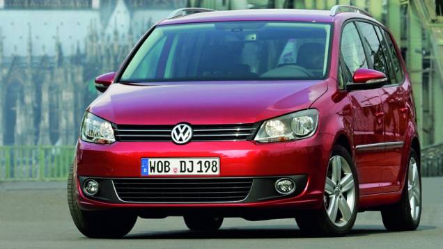12 - Volkswagen Touran (vencedor da categoria "Monovolume") | <a href="https://beta-develop.quatrorodas.abril.com.br/noticias/mercado/volkswagen-up-lidera-pesquisa-satisfacao-jd-power-2014-784586.shtml" rel="migration">Leia mais</a> 12 - Volkswagen Touran (vencedor da categoria "Monovolume") | <a href="https://beta-develop.quatrorodas.abril.com.br/noticias/mercado/volkswagen-up-lidera-pesquisa-satisfacao-jd-power-2014-784586.shtml" rel="migration">Leia mais</a>