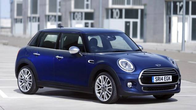 MINI revela seu primeiro hatch com cinco portas | <a href="https://beta-develop.quatrorodas.abril.com.br/noticias/fabricantes/mini-revela-seu-primeiro-hatch-cinco-portas-785094.shtml" rel="migration">Leia mais</a> MINI revela seu primeiro hatch com cinco portas | <a href="https://beta-develop.quatrorodas.abril.com.br/noticias/fabricantes/mini-revela-seu-primeiro-hatch-cinco-portas-785094.shtml" rel="migration">Leia mais</a>