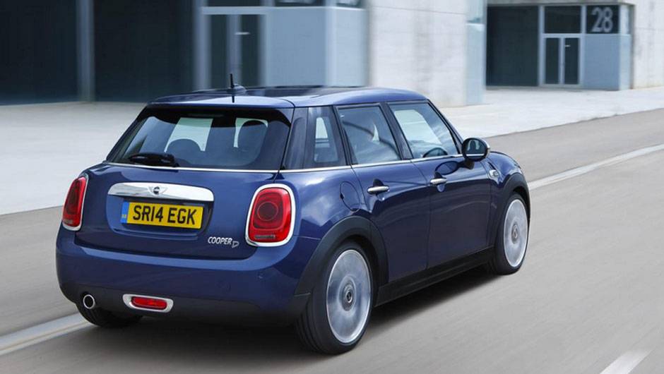 Carro in&eacute;dito da marca mant&eacute;m design caracter&iacute;stico | <a href="https://beta-develop.quatrorodas.abril.com.br/noticias/fabricantes/mini-revela-seu-primeiro-hatch-cinco-portas-785094.shtml" rel="migration">Leia mais</a>
