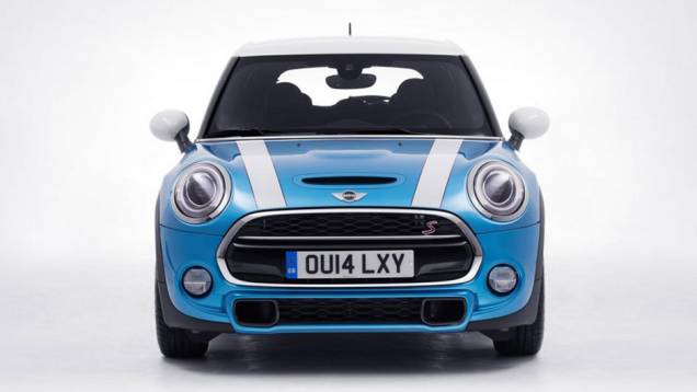De frente, a aparência é idêntica ao modelo com três portas | <a href="https://beta-develop.quatrorodas.abril.com.br/noticias/fabricantes/mini-revela-seu-primeiro-hatch-cinco-portas-785094.shtml" rel="migration">Leia mais</a> De frente, a aparência é idêntica ao modelo com três portas | <a href="https://beta-develop.quatrorodas.abril.com.br/noticias/fabricantes/mini-revela-seu-primeiro-hatch-cinco-portas-785094.shtml" rel="migration">Leia mais</a>