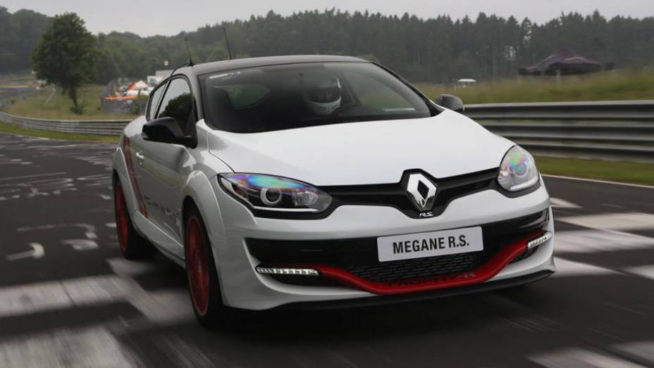 A Renault apresentou o Megane RS 275 Trophy-R | <a href="https://beta-develop.quatrorodas.abril.com.br/noticias/fabricantes/renault-revela-megane-rs-275-trophy-r-786089.shtml" rel="migration">Leia mais</a>