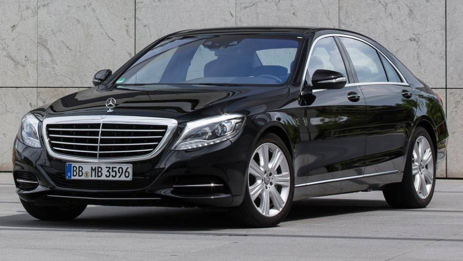 24) Mercedes-Benz (gap + 10,0) | <a href="https://beta-develop.quatrorodas.abril.com.br/noticias/sustentabilidade/ford-vence-premio-global-sustentabilidade-787098.shtml" rel="migration">Leia mais</a>