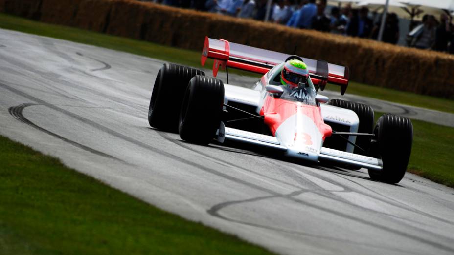 O carro, como você percebeu, foi guiado originalmente por Niki Lauda | <a href="https://beta-develop.quatrorodas.abril.com.br/galerias/especiais/festival-goodwood-2014-parte-2-787544.shtml" rel="migration">Parte 2</a>