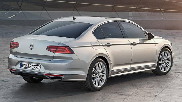 No caso do sedã, o porta-malas passa a ter 586 litros (21 a mais do que o anterior) | <a href="https://beta-develop.quatrorodas.abril.com.br/noticias/fabricantes/volkswagen-apresenta-novo-passat-788079.shtml" rel="migration">Leia mais</a> No caso do sedã, o porta-malas passa a ter 586 litros (21 a mais do que o anterior) | <a href="https://beta-develop.quatrorodas.abril.com.br/noticias/fabricantes/volkswagen-apresenta-novo-passat-788079.shtml" rel="migration">Leia mais</a>