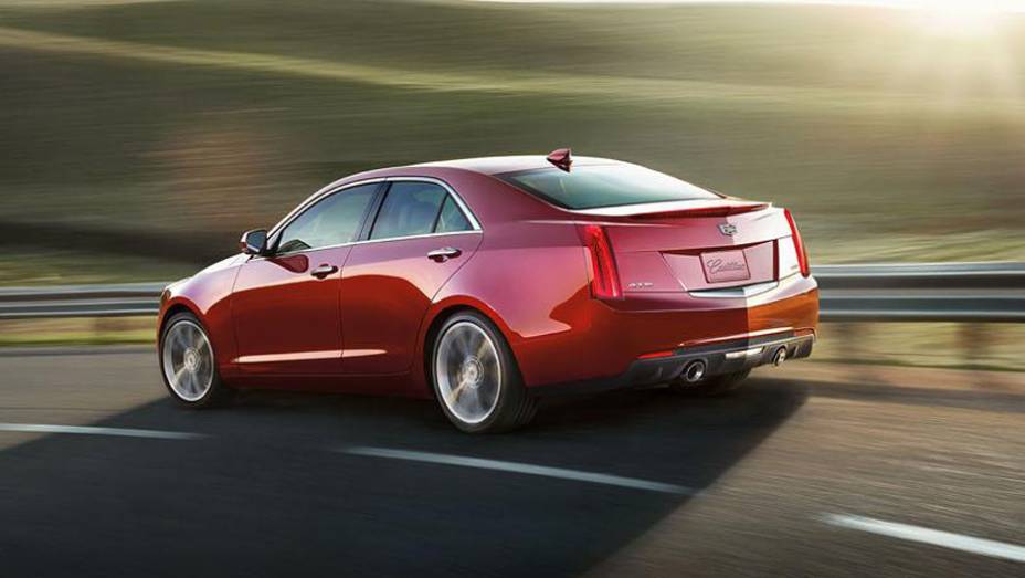 Tamb&eacute;m est&atilde;o dispon&iacute;veis duas novas cores de carroceria | <a href="https://beta-develop.quatrorodas.abril.com.br/noticias/fabricantes/cadillac-revela-ats-2015-790438.shtml" rel="migration">Leia mais</a>