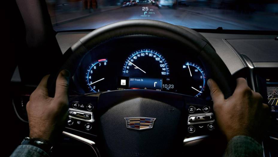 ...tais como alerta de mensagem de texto, sincroniza&ccedil;&atilde;o com o Siri Eyes Free e fun&ccedil;&atilde;o Teen Driver | <a href="https://beta-develop.quatrorodas.abril.com.br/noticias/fabricantes/cadillac-revela-ats-2015-790438.shtml" rel="migration">Leia mais</a>