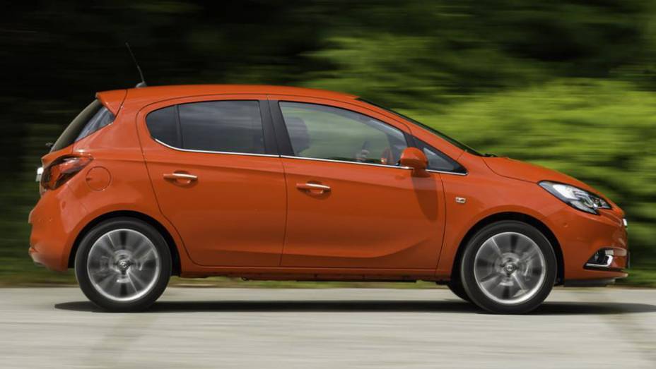 O design do renovado hatch foi claramente inspirado em outro modelo da gama das marcas, o minicarro Adam | <a href="https://beta-develop.quatrorodas.abril.com.br/noticias/saloes/paris-2014/opel-vauxhall-apresenta-novo-corsa-790439.shtml" rel="migration">Leia mais</a>