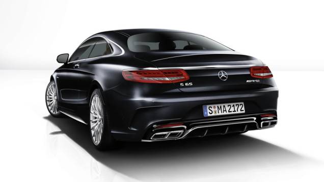 ...rodas de liga-leve de 20 polegadas exclusivas, difusor traseiro mais expressivo e o emblema "V12 BITURBO" | <a href="https://beta-develop.quatrorodas.abril.com.br/noticias/fabricantes/mercedes-benz-s65-amg-coupe-apresentado-790822.shtml" rel="migration">Leia mais</a> ...rodas de liga-leve de 20 polegadas exclusivas, difusor traseiro mais expressivo e o emblema "V12 BITURBO" | <a href="https://beta-develop.quatrorodas.abril.com.br/noticias/fabricantes/mercedes-benz-s65-amg-coupe-apresentado-790822.shtml" rel="migration">Leia mais</a>