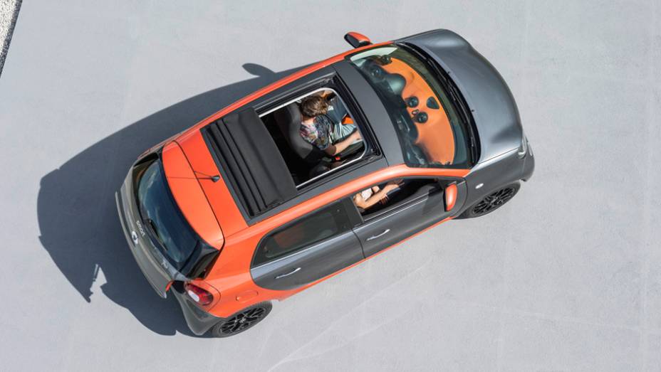 Em rela&ccedil;&atilde;o &agrave;s op&ccedil;&otilde;es de motoriza&ccedil;&atilde;o, num primeiro momento, haver&aacute; duas possibilidades: 1.0 naturalmente aspirado, oferecendo 70 cavalos de pot&ecirc;ncia e 9,3 kgfm de torque, e 0.9 turbo, entregando 89 cv e 13,8 kgfm | <a href="https://beta-develop.quatrorodas.abril.com.br/" rel="migration"></a>