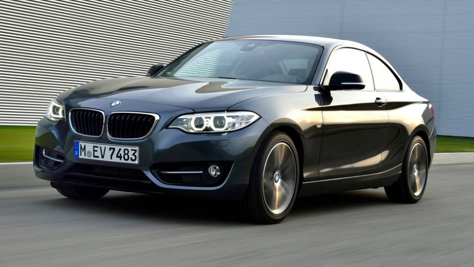 BMW S&eacute;rie 2 Coup&eacute; | <a href="https://beta-develop.quatrorodas.abril.com.br/noticias/mercado/candidatos-carro-ano-2015-europa-sao-revelados-791548.shtml" rel="migration">Leia mais</a>