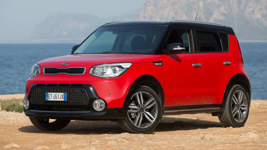 Kia Soul | <a href="https://beta-develop.quatrorodas.abril.com.br/noticias/mercado/candidatos-carro-ano-2015-europa-sao-revelados-791548.shtml" rel="migration">Leia mais</a>