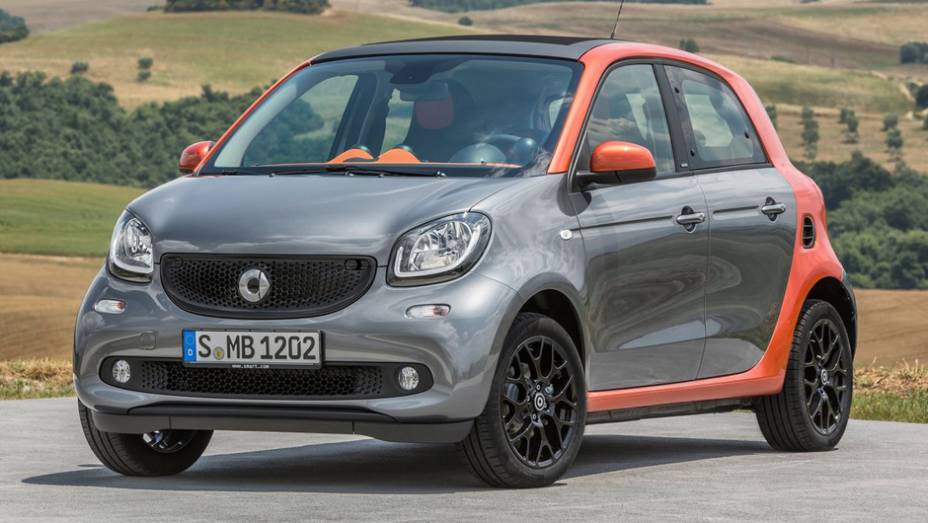 Smart ForFour | <a href="https://beta-develop.quatrorodas.abril.com.br/noticias/mercado/candidatos-carro-ano-2015-europa-sao-revelados-791548.shtml" rel="migration">Leia mais</a>