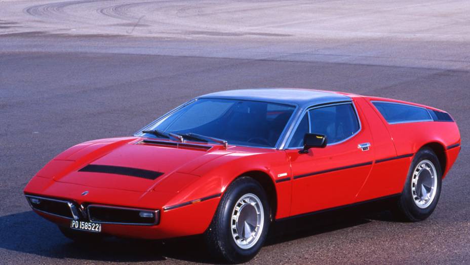 Primeiro projeto sob a gestão da Citroen, o Bora foi lançado no Salão de Genebra de 1971 | <a href="https://beta-develop.quatrorodas.abril.com.br/reportagens/classicos/maserati-100-anos-792281.shtml" rel="migration">Leia mais</a> Primeiro projeto sob a gestão da Citroen, o Bora foi lançado no Salão de Genebra de 1971 | <a href="https://beta-develop.quatrorodas.abril.com.br/reportagens/classicos/maserati-100-anos-792281.shtml" rel="migration">Leia mais</a>