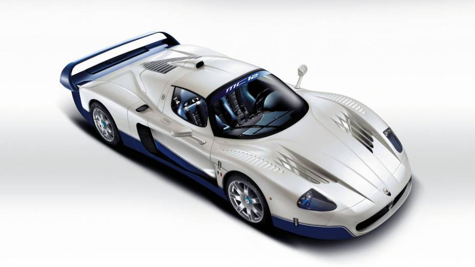 O MC12 só era vendido sob encomenda ao preço de 800 mil dólares | <a href="https://beta-develop.quatrorodas.abril.com.br/reportagens/classicos/maserati-100-anos-792281.shtml" rel="migration">Leia mais</a>