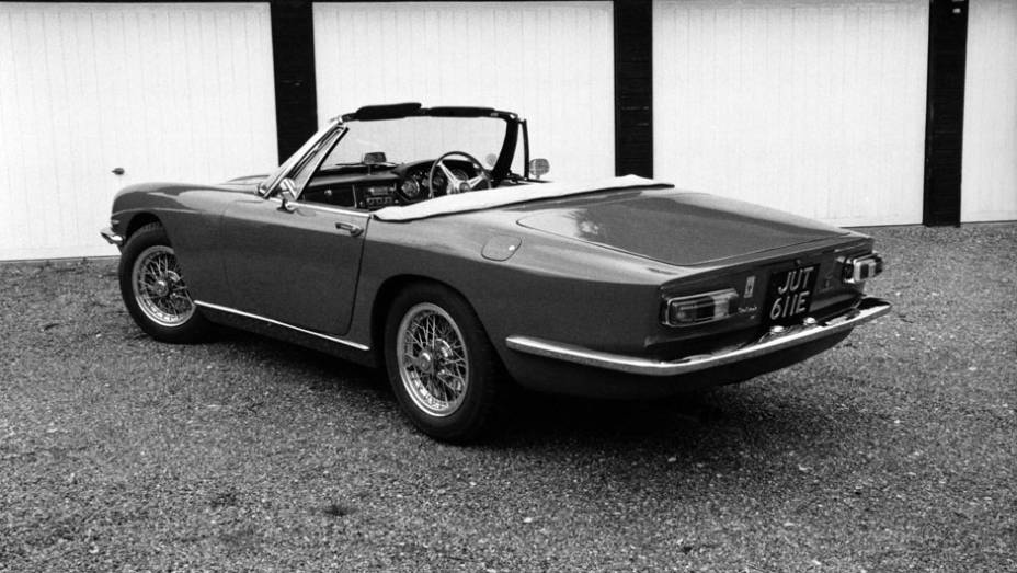 As rodas raiadas cromadas eram equipamento de s&eacute;rie do modelo | <a href="https://beta-develop.quatrorodas.abril.com.br/reportagens/classicos/maserati-100-anos-792281.shtml" rel="migration">Leia mais</a>