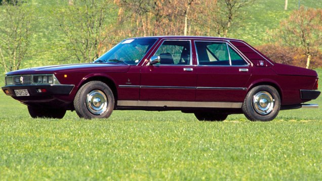 Depois de tr&ecirc;s anos, j&aacute; sob administra&ccedil;&atilde;o da Citro&euml;n, surge a segunda gera&ccedil;&atilde;o, desenhada por Marcello Gandini na Bertone sobre mec&acirc;nica do Citro&euml;n SM, com suspens&atilde;o hidr&aacute;ulica | <a href="https://beta-develop.quatrorodas.abril.com.br/reportagens/classicos/maserati-100-a" rel="migration"></a>