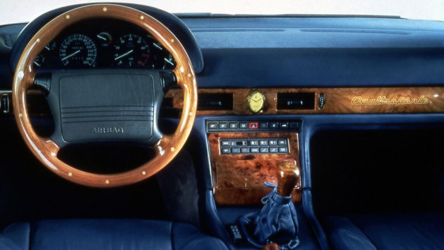 Bem menor, ele tinha apenas 2,65 metros entre os eixos. Por outro lado, alcan&ccedil;ava 270 km/h | <a href="https://beta-develop.quatrorodas.abril.com.br/reportagens/classicos/maserati-100-anos-792281.shtml" rel="migration">Leia mais</a>