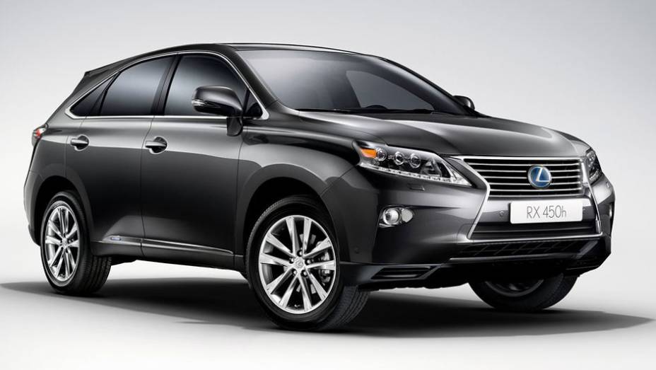 Na quarta posi&ccedil;&atilde;o aparece o Lexus RX, um dos dois SUVs da lista dos dez mais | <a href="https://beta-develop.quatrorodas.abril.com.br/noticias/mercado/pesquisa-revela-carros-preferidos-milionarios-americanos-697349.shtml" rel="migration">Leia mais</a>