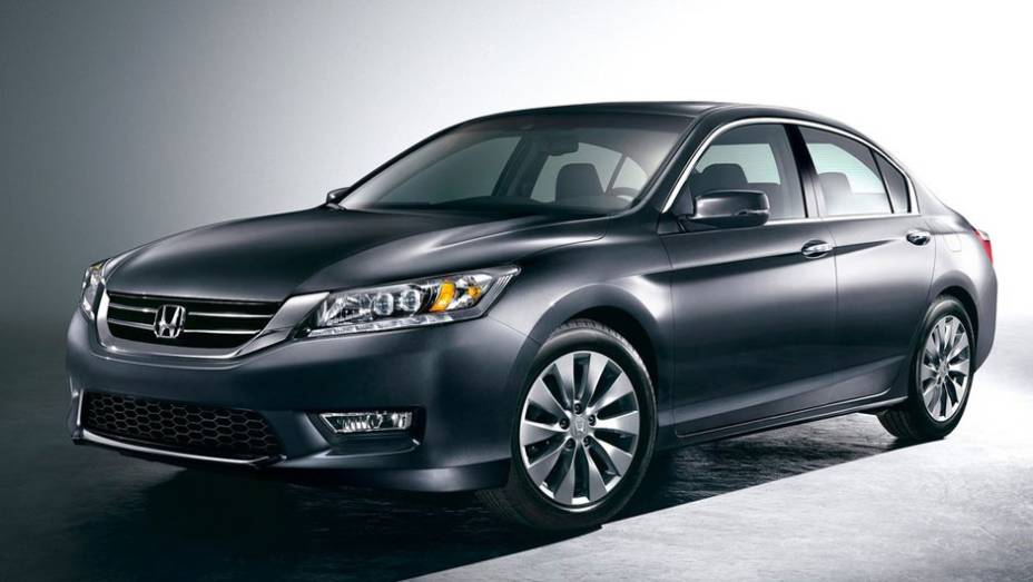 Bastante querido nos Estados Unidos, o Honda Accord frequentemente aparece na lista dos modelos mais vendidos; nesta pesquisa, ficou em oitavo lugar | <a href="https://beta-develop.quatrorodas.abril.com.br/noticias/mercado/pesquisa-revela-carros-preferidos-milionarios-a" rel="migration"></a>