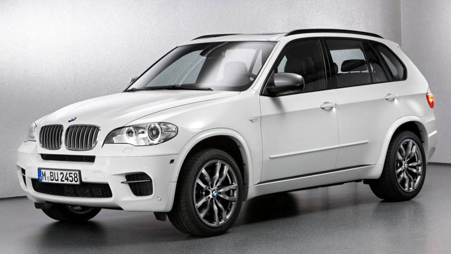 O d&eacute;cimo lugar da pesquisa ficou com o utilit&aacute;rio esportivo BMW X5, que deixou seus conterr&acirc;neos Audi Q7 e Mercedes-Benz ML para tr&aacute;s | <a href="https://beta-develop.quatrorodas.abril.com.br/noticias/mercado/pesquisa-revela-carros-preferidos-milionarios-americanos-69734" rel="migration"></a>