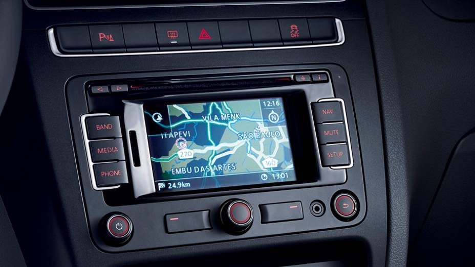 Já o sistema de áudio, ao mesmo na versão Highline, ganhou um navegador GPS como item opcional | <a href="https://beta-develop.quatrorodas.abril.com.br/carros/lancamentos/volkswagen-fox-797087.shtml" rel="migration">Leia mais</a>