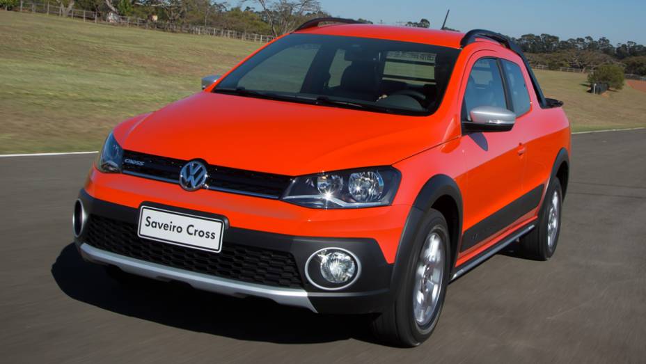 Na vers&atilde;o de topo de linha Cross, a lista de equipamentos de s&eacute;rie &eacute; bem recheada... | <a href="https://beta-develop.quatrorodas.abril.com.br/carros/lancamentos/volkswagen-saveiro-cabine-dupla-797088.shtml" rel="migration">Leia mais</a>