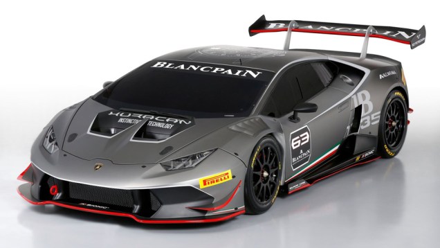 Depois de as primeiras imagens terem chegado &agrave; Internet antes de seu lan&ccedil;amento, o Huracan Super Trofeo foi oficializado pela Lamborghini | <a href="https://beta-develop.quatrorodas.abril.com.br/noticias/fabricantes/lamborghini-oficializa-huracan-super-trofeo-797510.sh" rel="migration"></a>