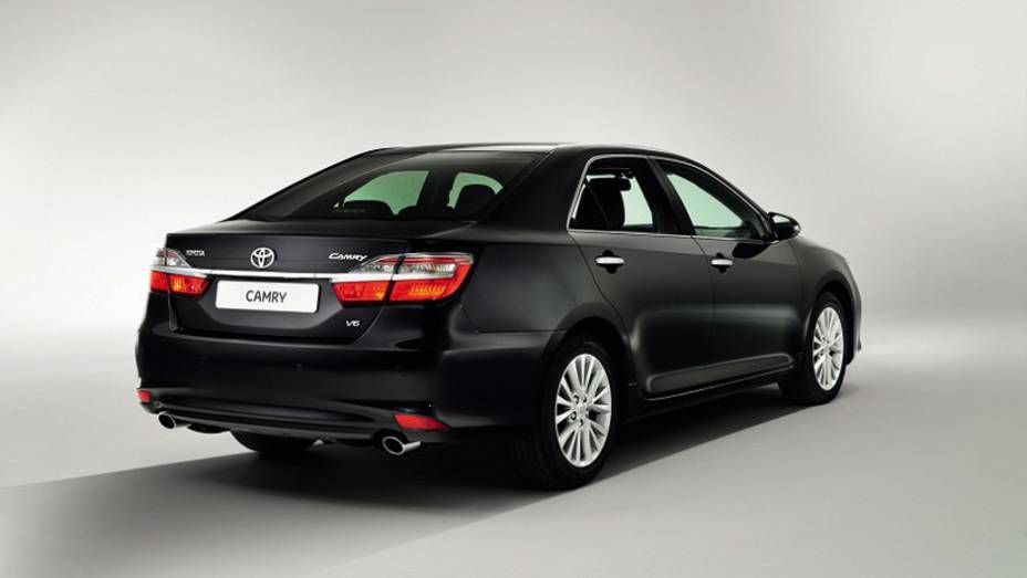 Outra parte mexida foi o para-choque traseiro | <a href="https://beta-develop.quatrorodas.abril.com.br/noticias/fabricantes/toyota-mostra-camry-2015-global-moscou-797983.shtml" rel="migration">Leia mais</a> Outra parte mexida foi o para-choque traseiro | <a href="https://beta-develop.quatrorodas.abril.com.br/noticias/fabricantes/toyota-mostra-camry-2015-global-moscou-797983.shtml" rel="migration">Leia mais</a>