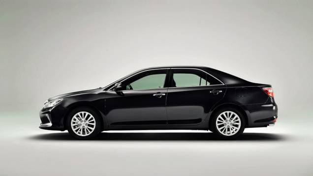 Sob o capô, duas opções de motorização serão as mesmas encontradas no Camry estadunidense | <a href="https://beta-develop.quatrorodas.abril.com.br/noticias/fabricantes/toyota-mostra-camry-2015-global-moscou-797983.shtml" rel="migration">Leia mais</a> Sob o capô, duas opções de motorização serão as mesmas encontradas no Camry estadunidense | <a href="https://beta-develop.quatrorodas.abril.com.br/noticias/fabricantes/toyota-mostra-camry-2015-global-moscou-797983.shtml" rel="migration">Leia mais</a>