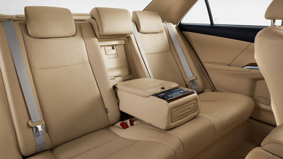 Toyota Camry 2015 (global) | <a href="https://beta-develop.quatrorodas.abril.com.br/noticias/fabricantes/toyota-mostra-camry-2015-global-moscou-797983.shtml" rel="migration">Leia mais</a> Toyota Camry 2015 (global) | <a href="https://beta-develop.quatrorodas.abril.com.br/noticias/fabricantes/toyota-mostra-camry-2015-global-moscou-797983.shtml" rel="migration">Leia mais</a>