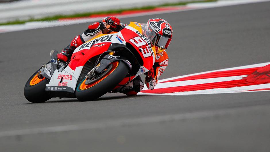 Marc Marquez foi o mais r&aacute;pido da sexta-feira em Silverstone na MotoGP | <a href="https://beta-develop.quatrorodas.abril.com.br/moto/noticias/motogp-marquez-lidera-sexta-feira-silverstone-798313.shtml" rel="migration">Leia mais</a>