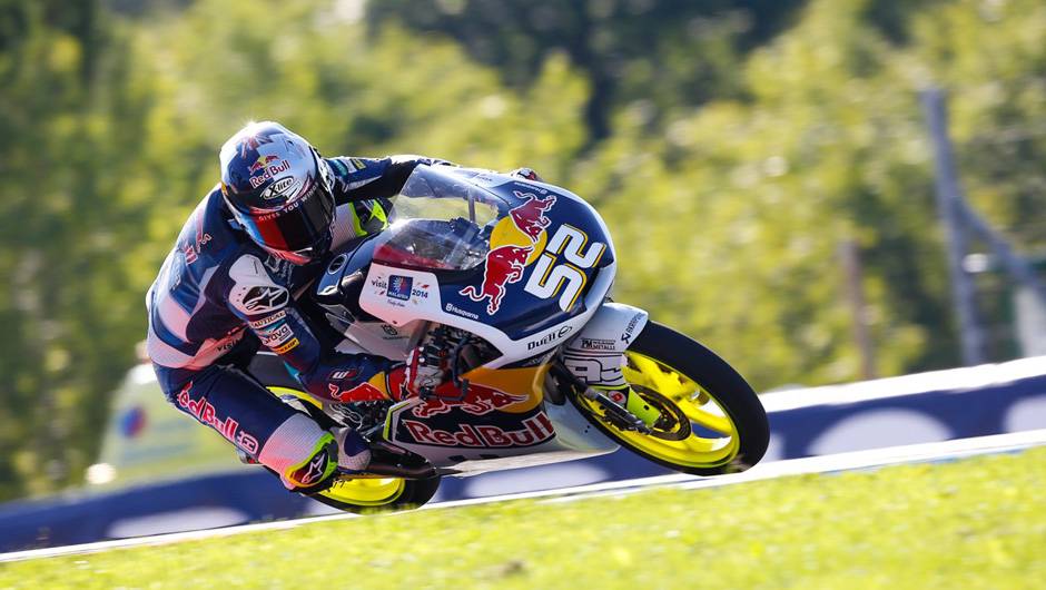 Danny Kent obteve a melhor marca na Moto3 | <a href="https://beta-develop.quatrorodas.abril.com.br/moto/noticias/motogp-marquez-lidera-sexta-feira-silverstone-798313.shtml" rel="migration">Leia mais</a>